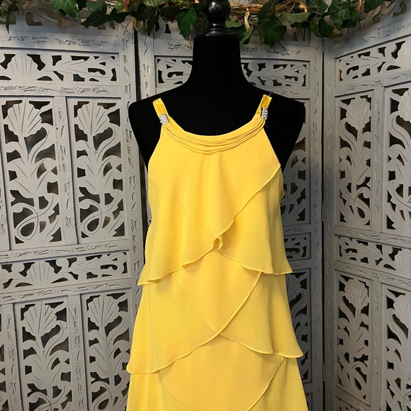 💛HOST PICK💛 SENSATIONAL SOFT YELLOW LAYERED SPAGHETTI STRAPS LONG FORMAL DRESS - Picture 2 of 10